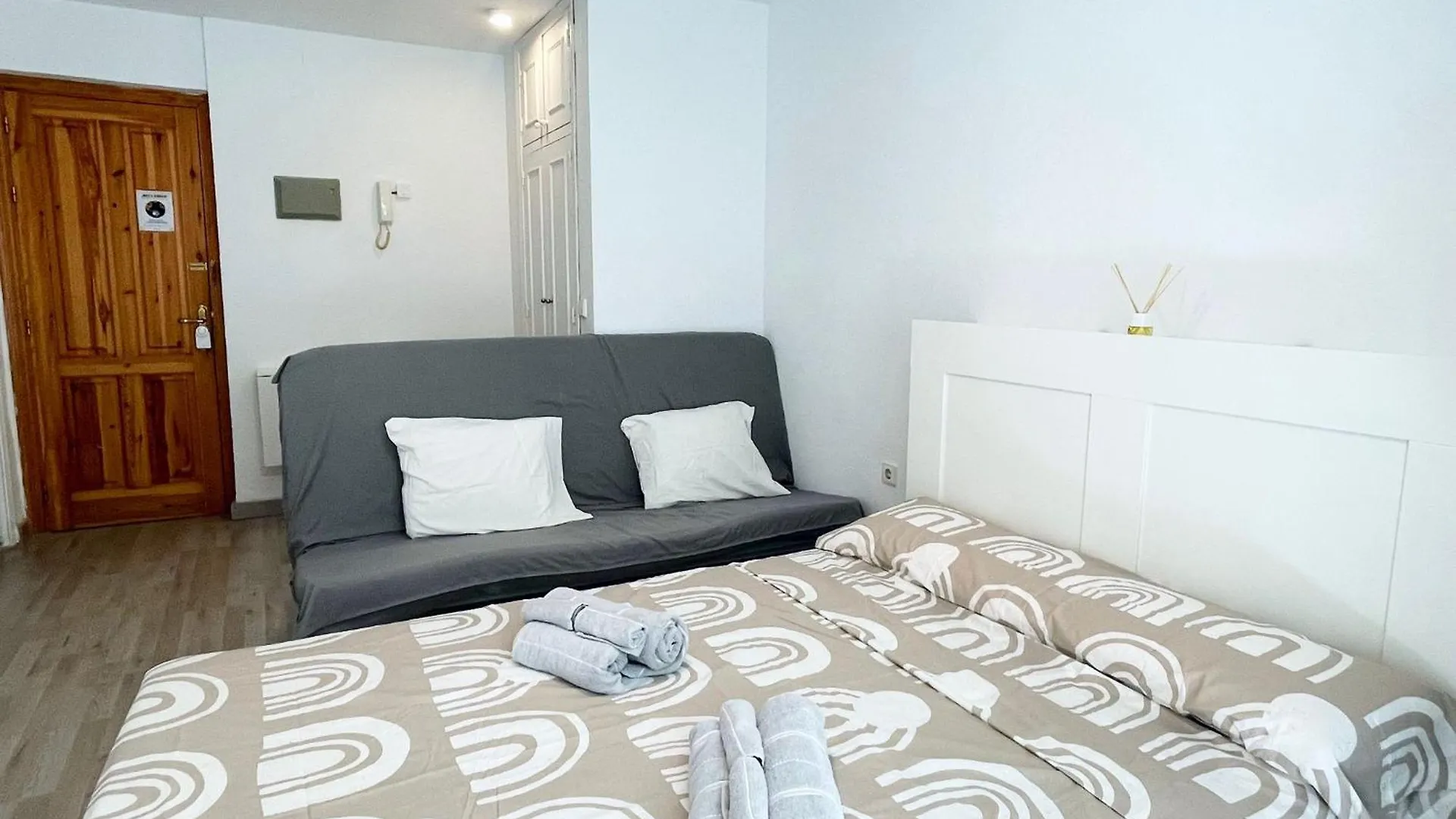 Estudio En El Centro De Torremolinos By Bebalmy 0*,  Spain